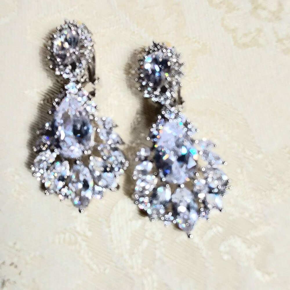 Fashion Large Crystal Drop Foral Clip on Earrings Lots of Sparkle Comfortable